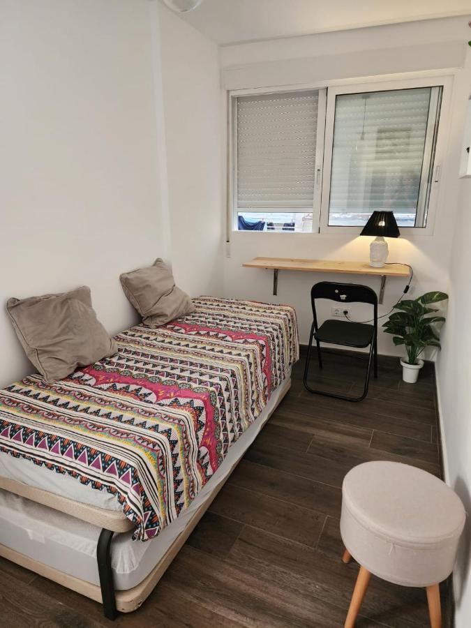 Anna'S Apartments Аликанте Екстериор снимка